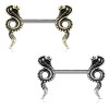 Brystpiercing med Cobra Snake
