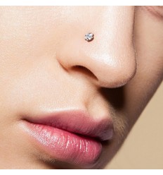 Titanium nesepiercing med firkantet stein