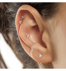 Labret med trekantet stein