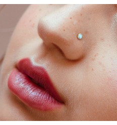 Næsepiercing med Lys Opalite