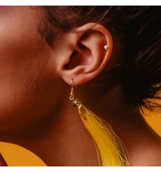Piercingpinne med flat trekantet stein