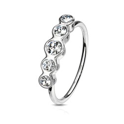 Piercing Ring med 5 Runde Sten - Guld - Daith Piercing - Kirurgisk stål 316L - Ørepiercing Smykker | Piercingfabrikken.dk