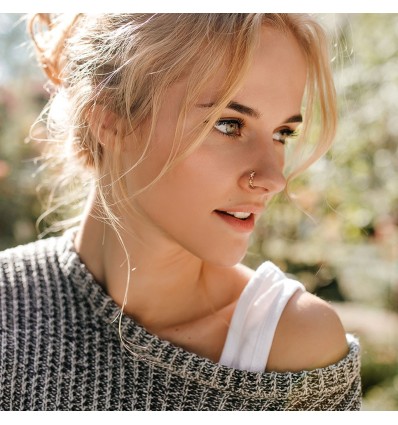 Piercing ring med firkant og blomst