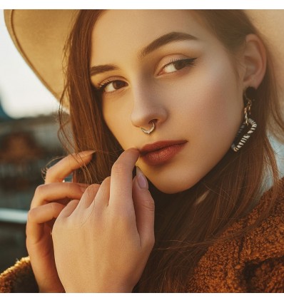 Piercing ring med klikker og 7 steiner