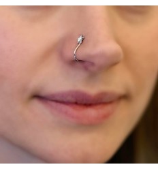 Fake Nese Ring med Crystal Star
