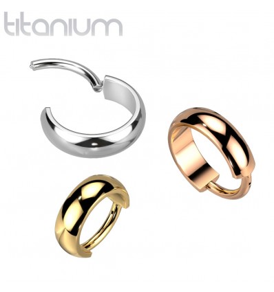 Clicker Ring i Titanium med Bred Kant