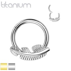 Clicker Ring med Fjer i Titanium - Sølv - Daith Piercing - Titanium - Ørepiercing Smykker | Piercingfabrikken.dk