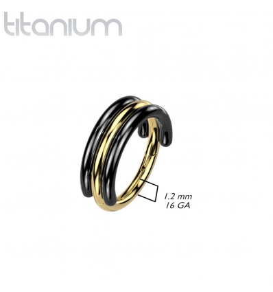 Clciker Ring med Sort Farvebånd i Titanium