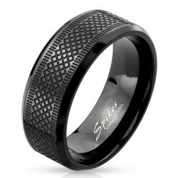 Sort Ring med Diamond Cut Mønster - Kirurgisk stål Sort Str. 70 mm | Piercingfabrikken.dk